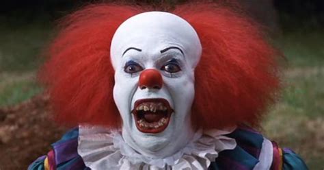 tim curry pennywise teeth